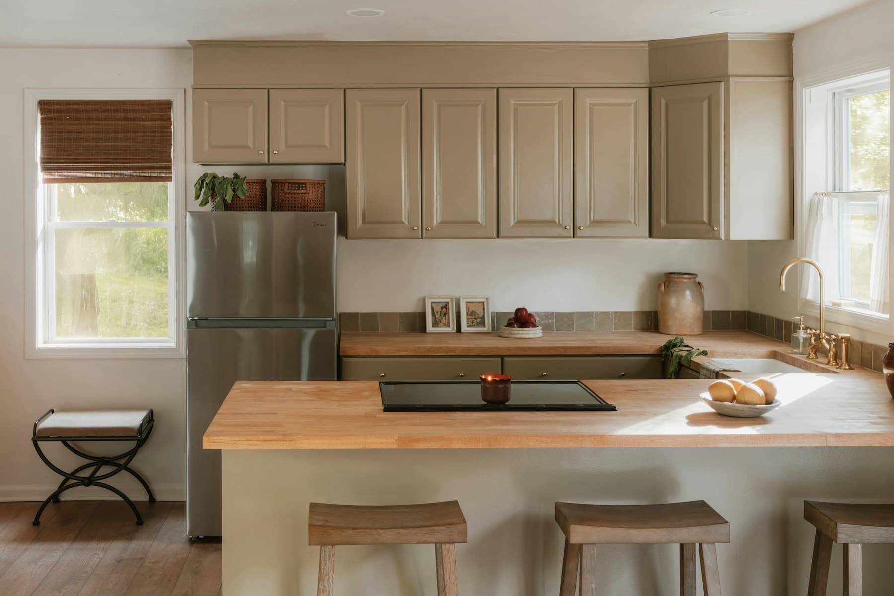 Design visit at a kitchen counter